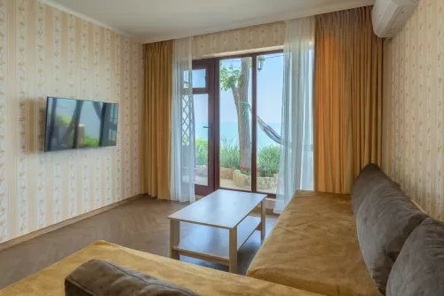 morski-briag-double-deluxe-room-tv-ac