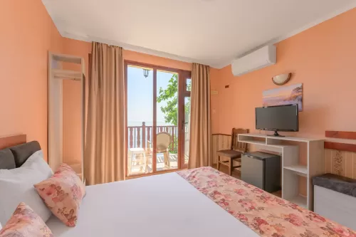 morski-briag-double-room-interior-air-conditioning