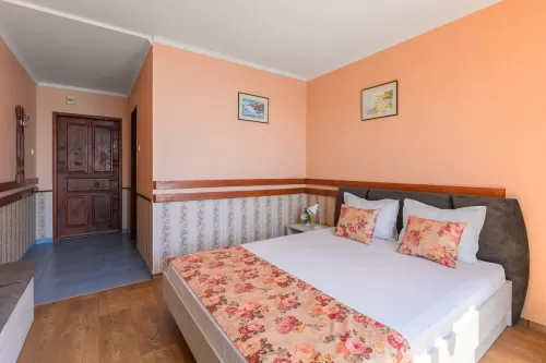 morski-briag-double-room-interior
