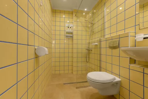 morski-briag-quadruple-room-bathroom