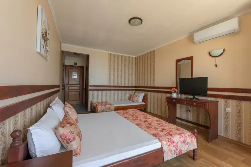 morski-briag-triple-room-ac-tv